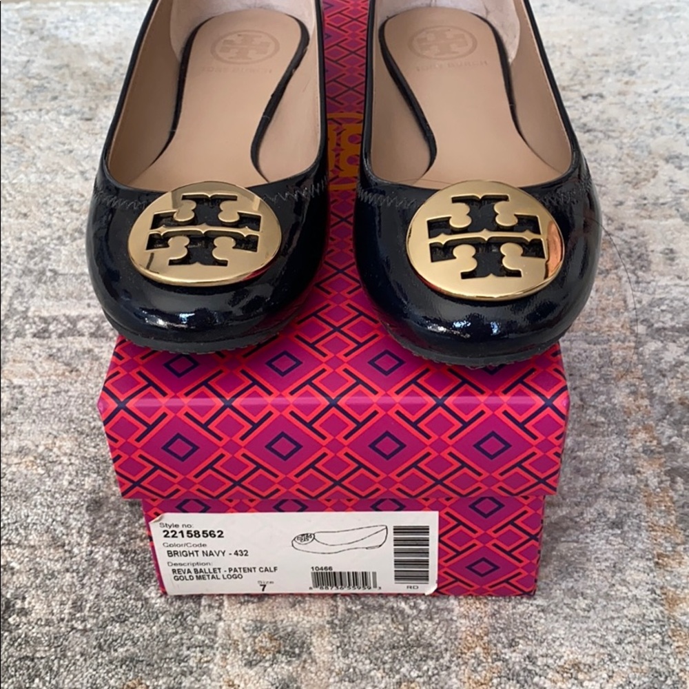 Tory Burch Reva Black Patent Flats 7B - Picture 5 of 7